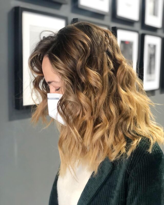 Cordialità e professionalità sono nostre prerogative ad ogni appuntamento e poi ci siete voi che, con i vostri desideri , date vita alla CREATIVITÀ. 
🌷
Buon weekend!
#domenicopaternostersalons 
.
.
#hair #haircare #haircolor #haircut #instahair #brunette #blonde #blondehair ##balayage #hairstyles #wavyhair #cool #hairdresser #rome #roma #piazzabarberini #london