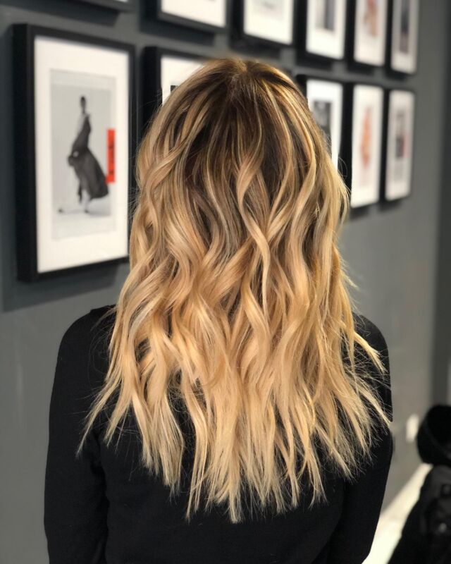 New Hair Feeling🥰
#domenicopaternostersalons 
.
.
#hair #instahair #hairideas #hairinspo #haircolor #hairstyles #hairstyle #hairtransformation #blonde #blondehair #highlights #balayage #wavyhair #keratin #cool #hairdresser #roma #rome #piazzabarberini #london #olaplex @olaplex @olaplexadi